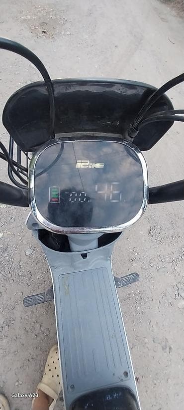 электро вели: Электроскутер iBike «Happiness» (белый/черный) - Компактный городской — 1