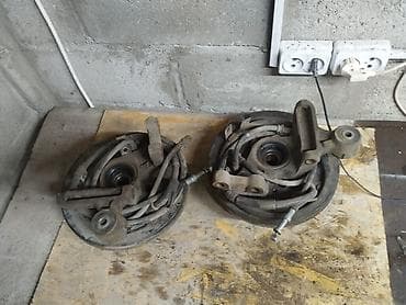 Субару Форестер. Задние ступицы в сборе. За пару 3000 сом. Брал для