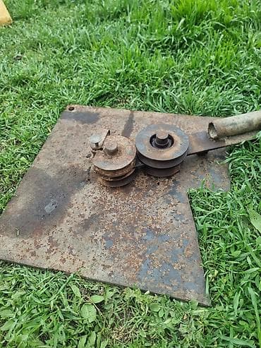 haynes pro: Ручной трубогиб/роликовый гибочный узел на металлической плите. - — 3