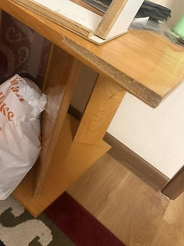 Дом и сад: Журнальный/приставной столик из ЛДСП под натуральное дерево — 4