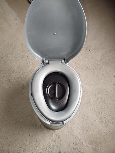 туалет фай: Портативный туалет-ведро с крышкой - Компактная модель с сиденьем и — 2