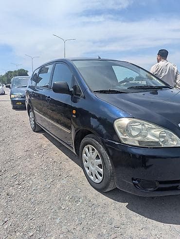daf 75: Toyota Avensis Verso: 2002 г., 2 л, Механика, Газ, Минивэн — 3
