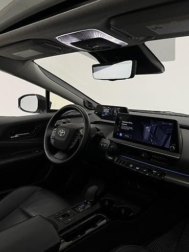 360: Toyota Prius: 2023 г., 2 л, Вариатор, Гибрид, Лифтбек — 10