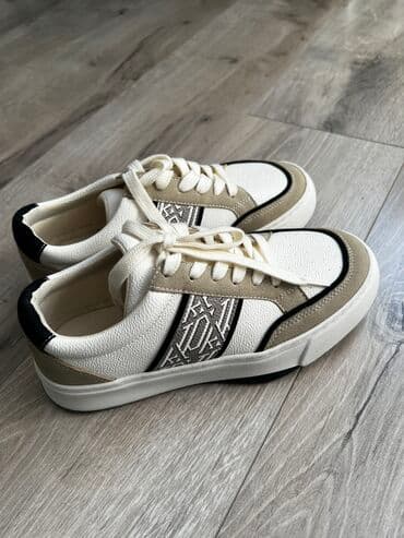 Кеды с монограммой IPEKYOL Размер 38 Новые Цена 4800 с (брали за 6200 at lalafo.kg Кеды с монограммой IPEKYOL Размер 38 Новые Цена 4800 с (брали за 6200