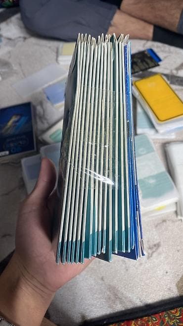 защитные пленки для mp3 плееров: 18штук срочно продам Закалённые стекла для экрана смартфона — 4