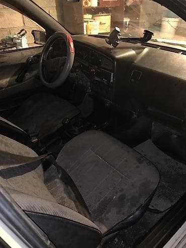 es 200: Volkswagen Passat: 1990 г., 1.8 л, Ручные, Бензин, Хэтчбэк — 2