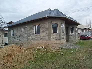 кипич: Одноэтажный жилой дом из блоков с утеплённой металлической крышей — 1