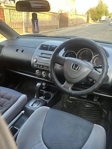 rav4 1995: Honda Fit: 2003 г., 1.3 л, Вариатор, Бензин — 4