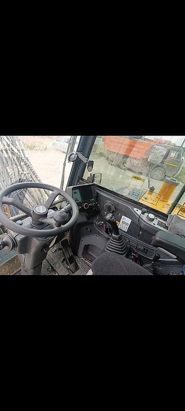 ez 30: Экскаватор, Hyundai, Колесный — 3