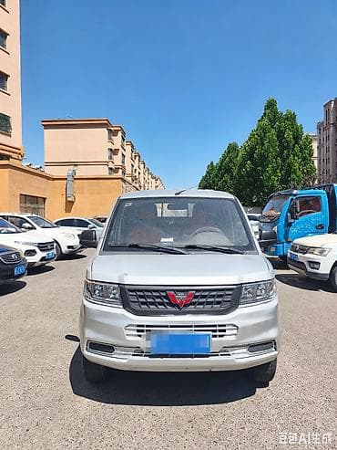Пикап/лёгкий грузовик Wuling Rongguang с двойной кабиной, 2021 г., 1,8