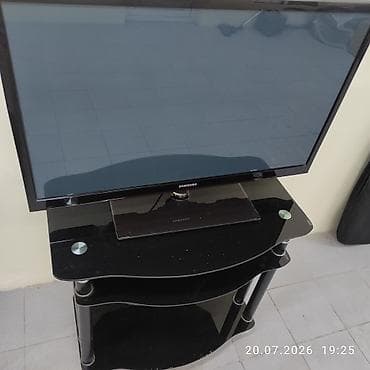 Телевизор Samsung с подставкой - Диагональ экрана: примерно 43" — 2