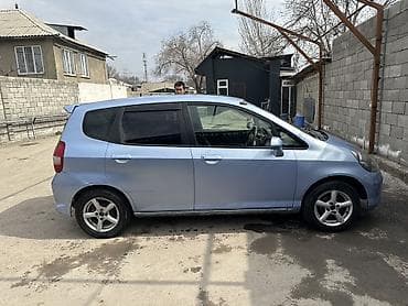 Honda Fit: 2002 г., 1.3 л, Автомат, Бензин, Хэтчбэк