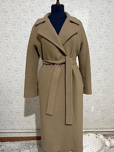 жилет меховой купить: Пальто-халат женское, классическое, бежевый верблюжий оттенок. - — 1