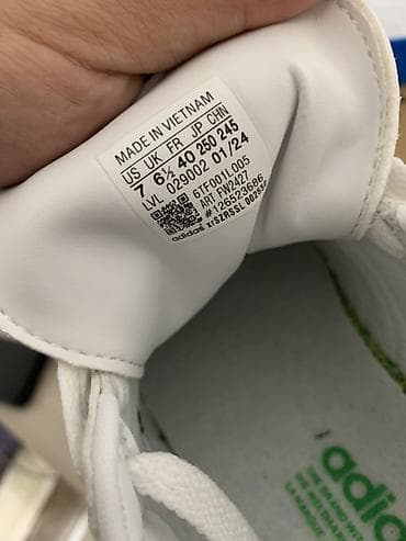 nike react: Adidas Samba OG - Классическая модель с тремя полосками, надписью — 2