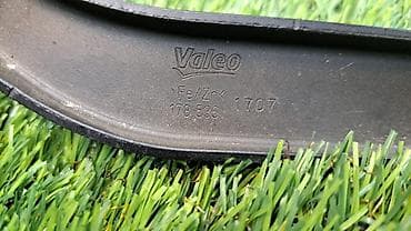 Сальники: Стеклоочиститель передний Е70 178 540 Год 2009 В отличном состоянии — 4