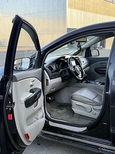 Продажа авто: Kia Carnival: 2016 г., 2.2 л, Автомат, Дизель, Минивэн — 5