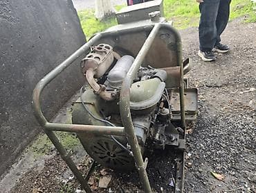 Военный бензиновый генератор в металлической раме Описание: -