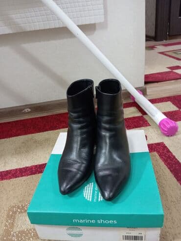 обувь лоферы: Полусапоги кожанная,39-размер,купила за 3800 в Лионе,продам за — 4