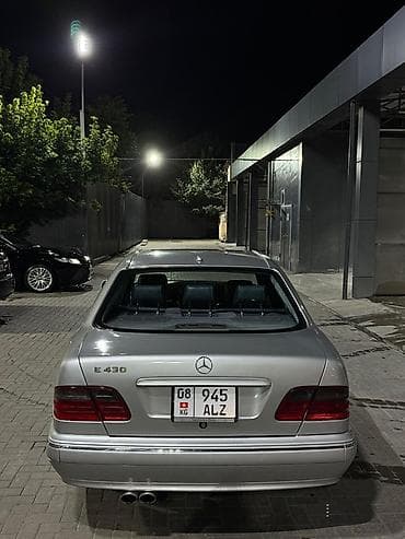 Mercedes-Benz E-Class: 2001 г., 4.3 л, Автомат, Газ, Седан — 4