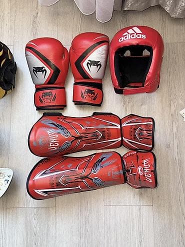 бокс лапа: Набор экипировки для единоборств Состав: - Боксерские перчатки RAMBA — 5