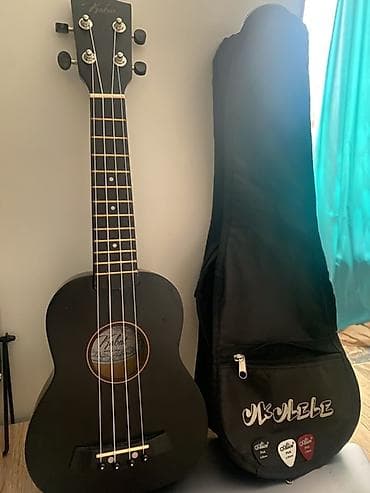 ukulele: Укулеле сопрано Kakat (черная) с комплектом аксессуаров. Особенности — 2
