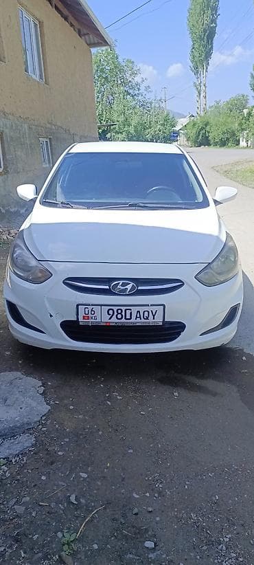 Продажа авто: Hyundai Solaris: 2011 г., Седан — 3