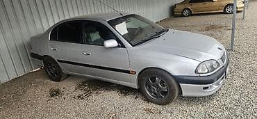 bcd com kg 2022: Toyota Avensis: 1999 г., 1.8 л, Механика, Бензин, Седан — 3