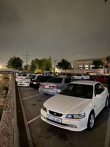 Honda Accord: 2001 г., 2 л, Автомат, Бензин, Седан — 2