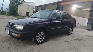 Унаа сатуу: Volkswagen Vento: 1992 г., 1.8 л, Кол менен иштөөчү, Бензин — 3