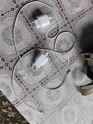 it takes two: Зарядка для айфона б/у 2 штуки оригинал — 1