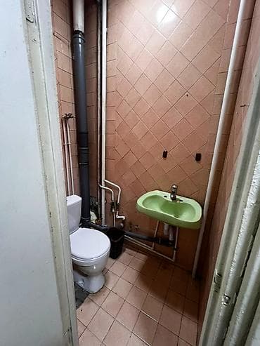 Квартиры: 2 комнаты, 67 м², Дордой Плаза ТРЦ 105 серия, 2 этаж, Косметический ремонт — 6