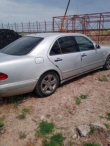 два авто: Mercedes-Benz E-Class: 1998 г., 2.8 л, Механика, Газ, Седан — 5