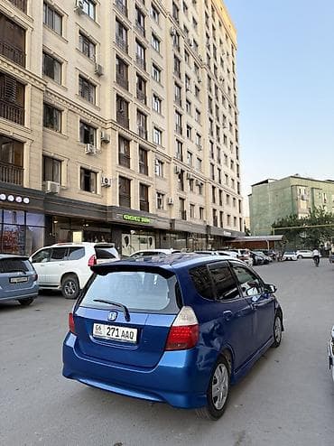 Honda Fit: 2003 г., 1.3 л, Вариатор, Бензин, Хэтчбэк at lalafo.kg Honda Fit: 2003 г., 1.3 л, Вариатор, Бензин, Хэтчбэк