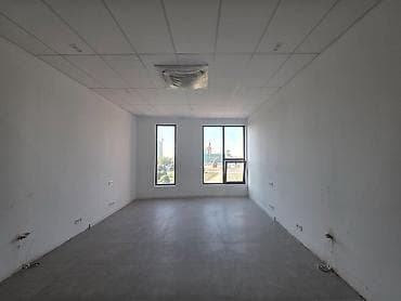 красный квадрат: Бутик, 29 м², С ремонтом, Не действующий, Без оборудования — 2