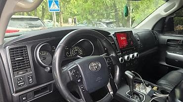 Продажа авто: Toyota Sequoia: 2019 г., Автомат, Внедорожник — 7