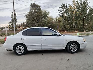 mazda 623: Hyundai Avante: 2001 г., Седан — 3
