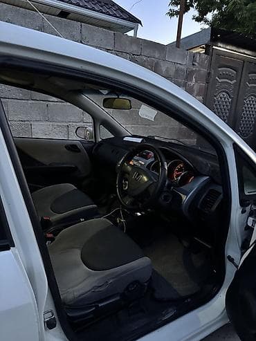 windom 2003: Honda Fit: 2003 г., 1.3 л, Вариатор, Бензин, Хэтчбэк — 4
