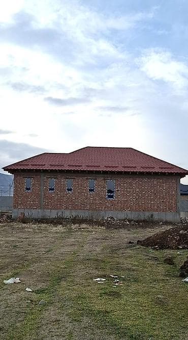 жилой дом с земельным участком: Продаётся одноэтажный кирпичный дом с четырёхскатной крышей из — 2