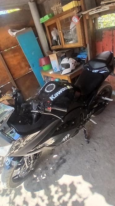 мото кийим: Спортивный мотоцикл Kawasaki (черный цвет) - Кузов: полноразмерный — 2