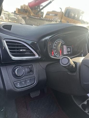 ravon spark: Chevrolet Spark: 2020 г., Хэтчбэк — 4