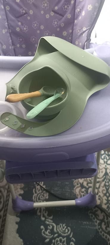 на 2 года: Детский стульчик для кормления с подносом подарок - Цвет — 5