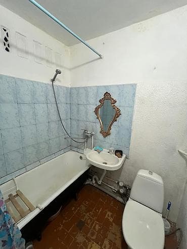 продаю квартиру 3 ком: 2 комнаты, 46 м², 104 серия, 3 этаж — 4