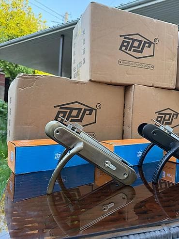 ручки с камнями для кухонной мебели: Дверная ручка, Для межкомнатных дверей, Металлические, Без установки — 7