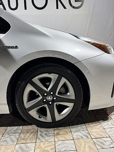 corolla spacio: Toyota Prius: 2019 г., Гибрид, Хэтчбэк — 9