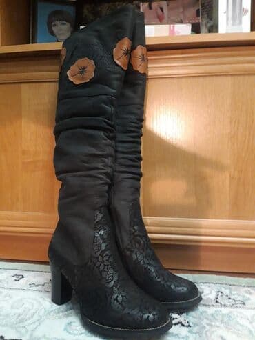 Продаю зимние сапоги из кожи, с натуральным мехом, прошу 4000 сом