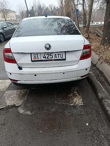 машина продажа бишкек: Седан белого цвета. Основные характеристики: - Кузов: 4-дверный — 4