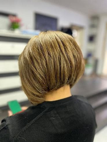 Красота и здоровье: Парикмахерские услуги: женские короткие и средние стрижки с объёмом - — 1