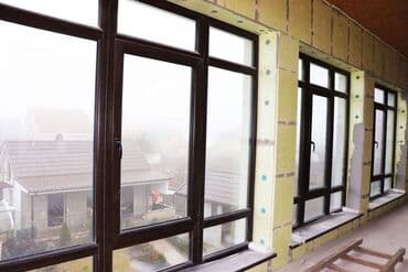 пластик терезе бу: Элегантные окна с рамами цвета темного дерева, идеально подходящие для — 7