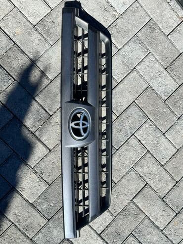 runx alex: Решетка радиатора,штатный магнитофон,полик
Toyota 4Runner — 1