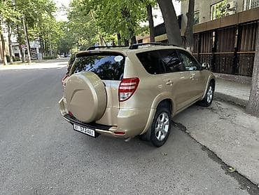 2 8: Toyota RAV4: 2010 г., 2.4 л, Автомат, Бензин, Кроссовер — 6